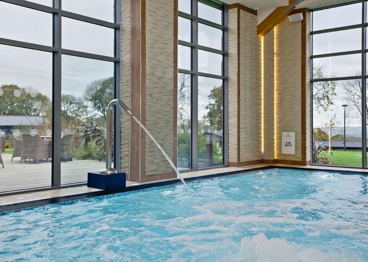 Hawkchurch Resort And Spa Экстерьер фото